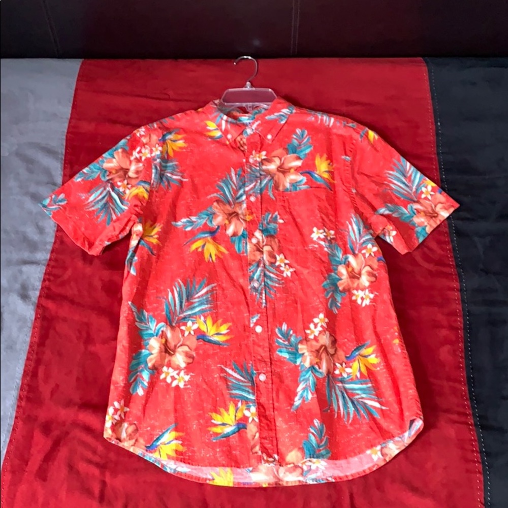 Old navy button up floral shirt